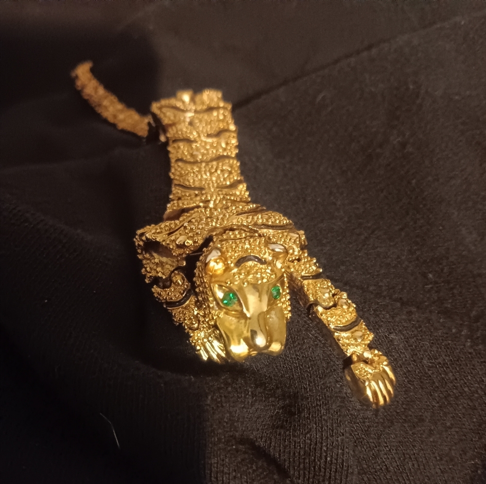 Golden tiger broach